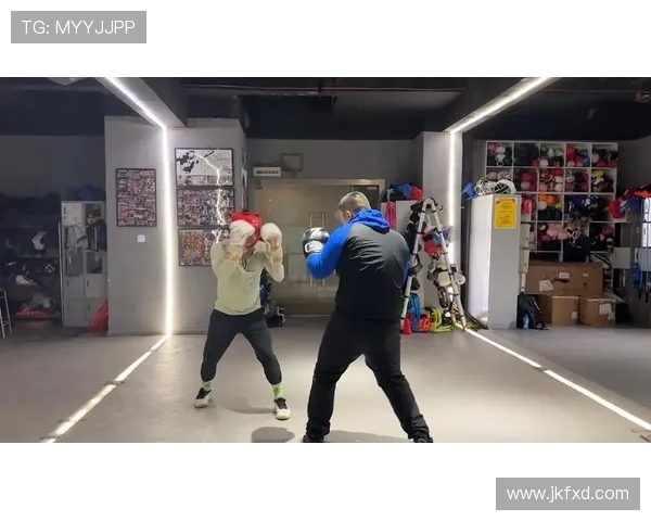 全面掌握拳击动作要领提升实战表现的系统化进阶训练全方位指南 全面掌握拳击动作要领提升实战表现的系统化进阶训练全方位指南